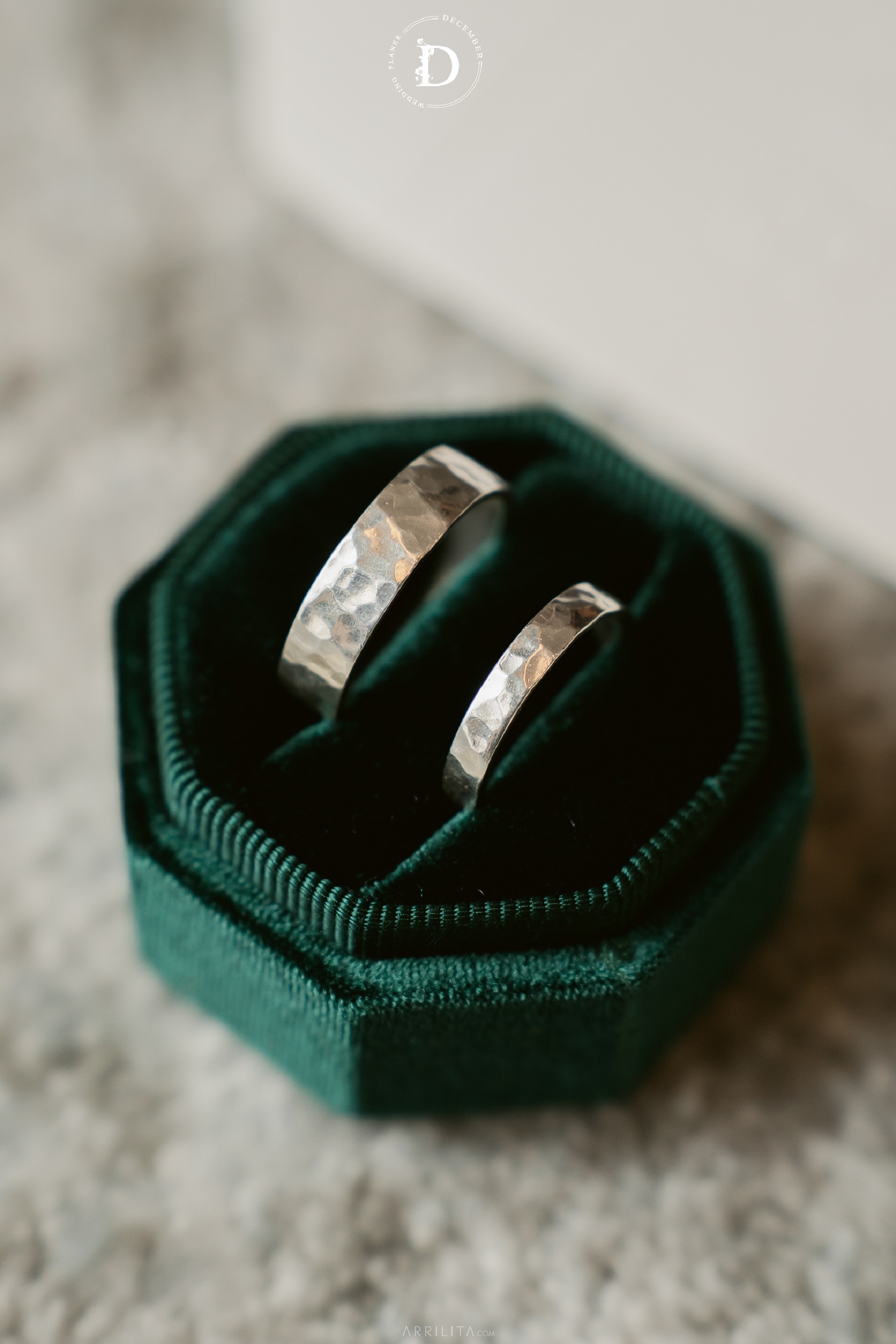 December Wedding Planner