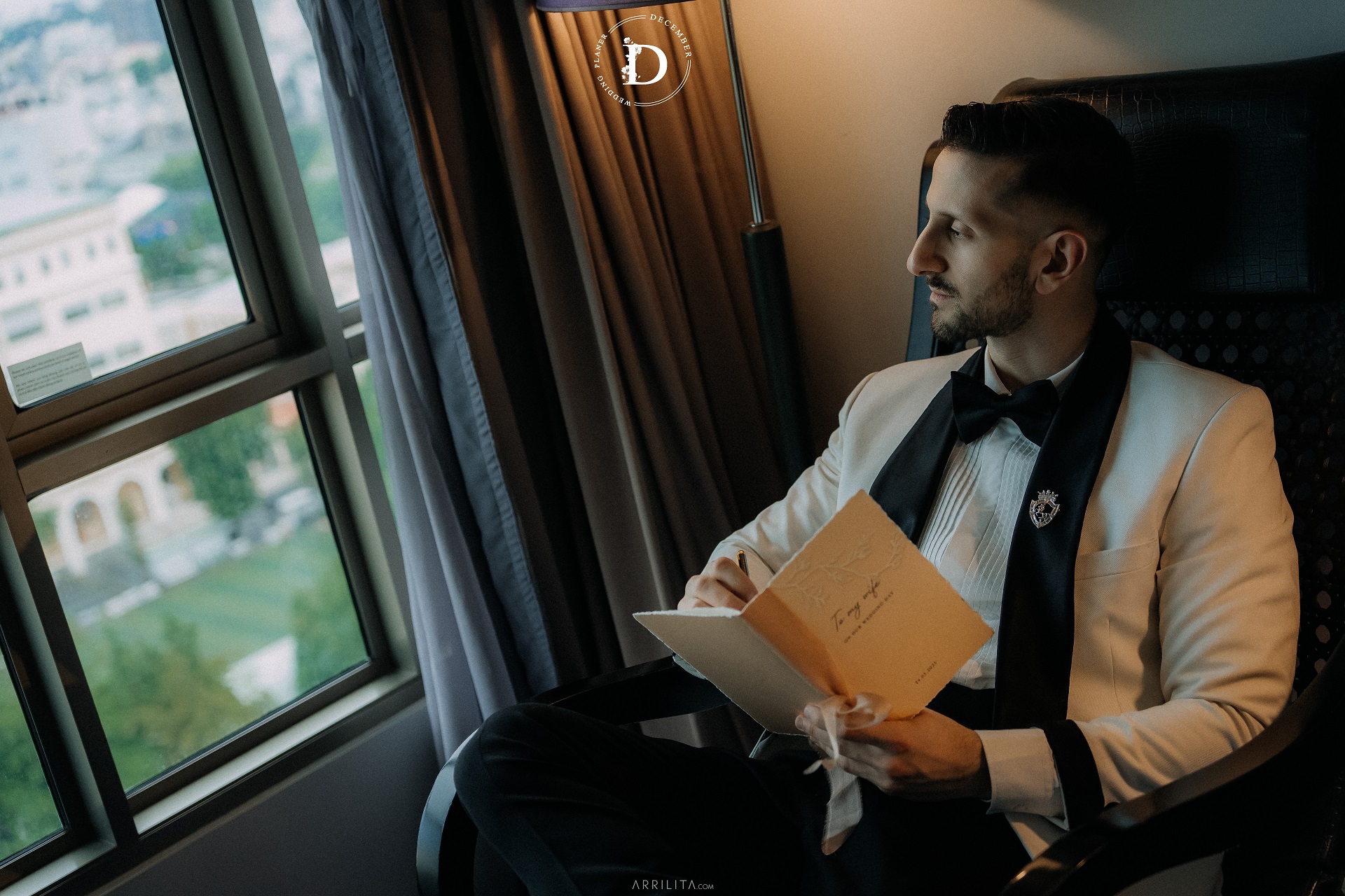 December Wedding Planner