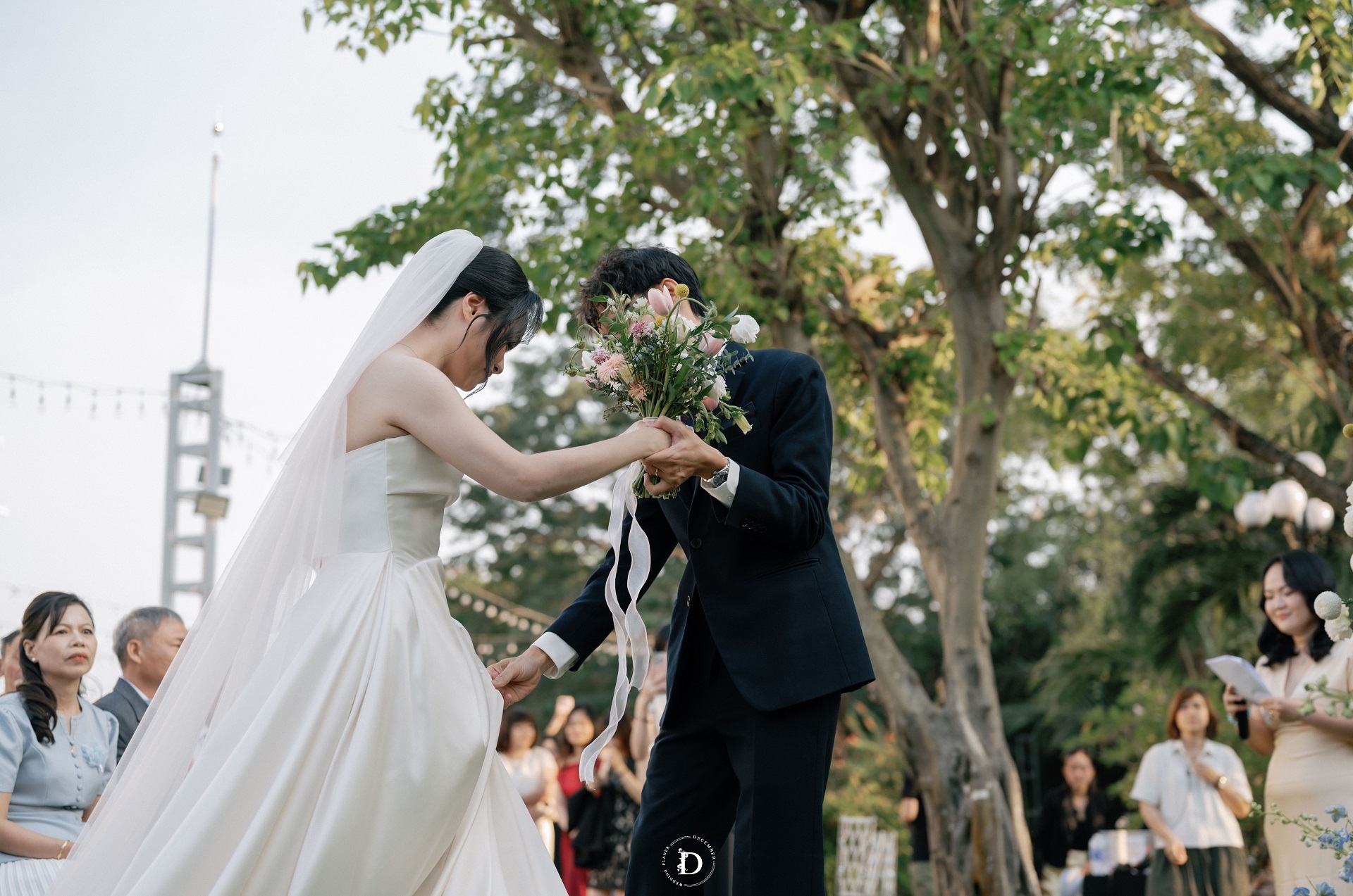 December Wedding Planner