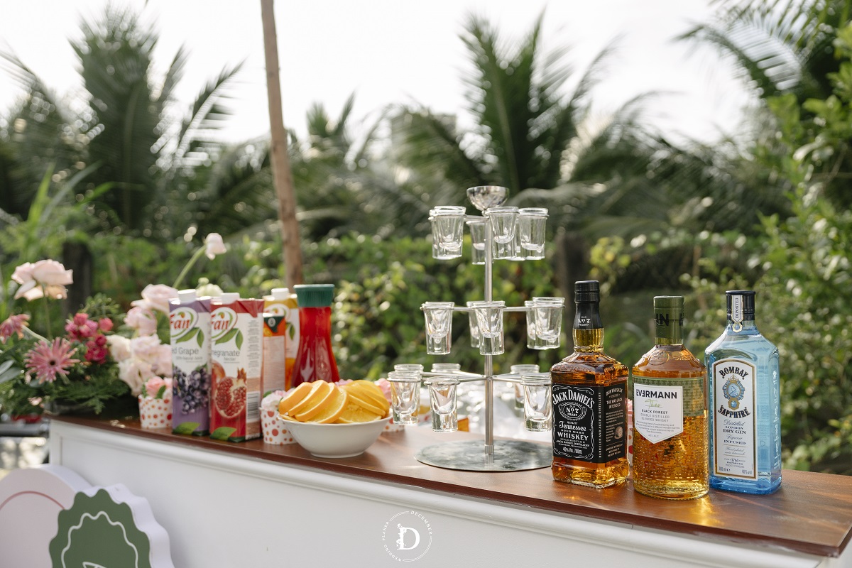 December Wedding Planner