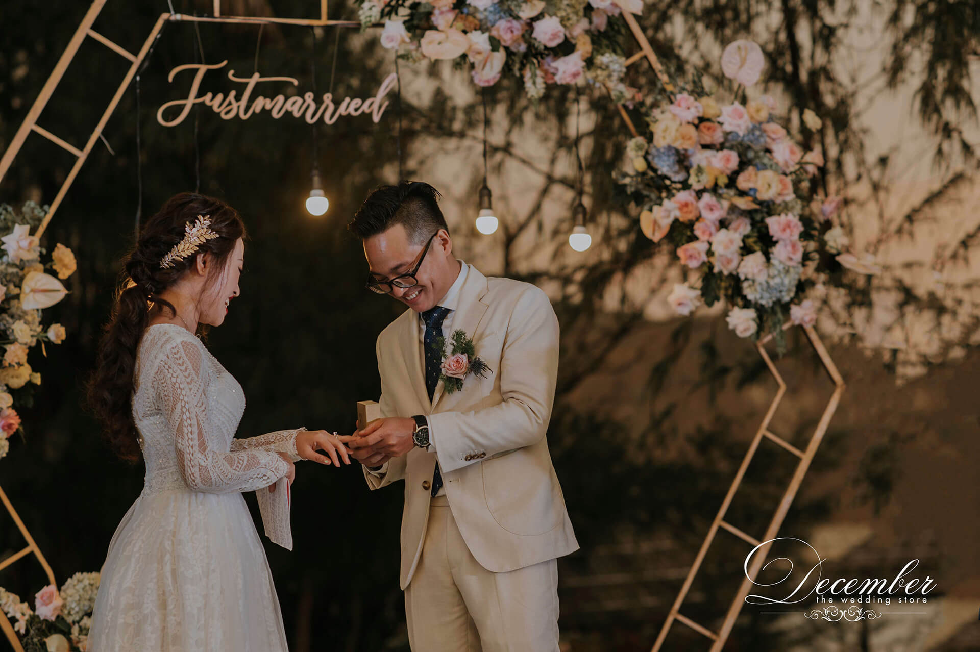 Điều Các Cặp Đôi Thật Sự Nghĩ: Những Chia Sẻ Chân Thật Sau Ngày Cưới 