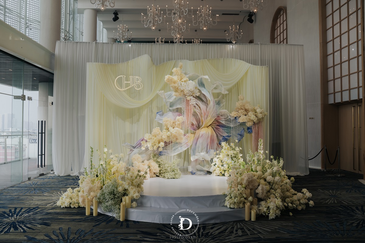 Ballroom Wedding: When the Venue Becomes Part of Your Wedding Story