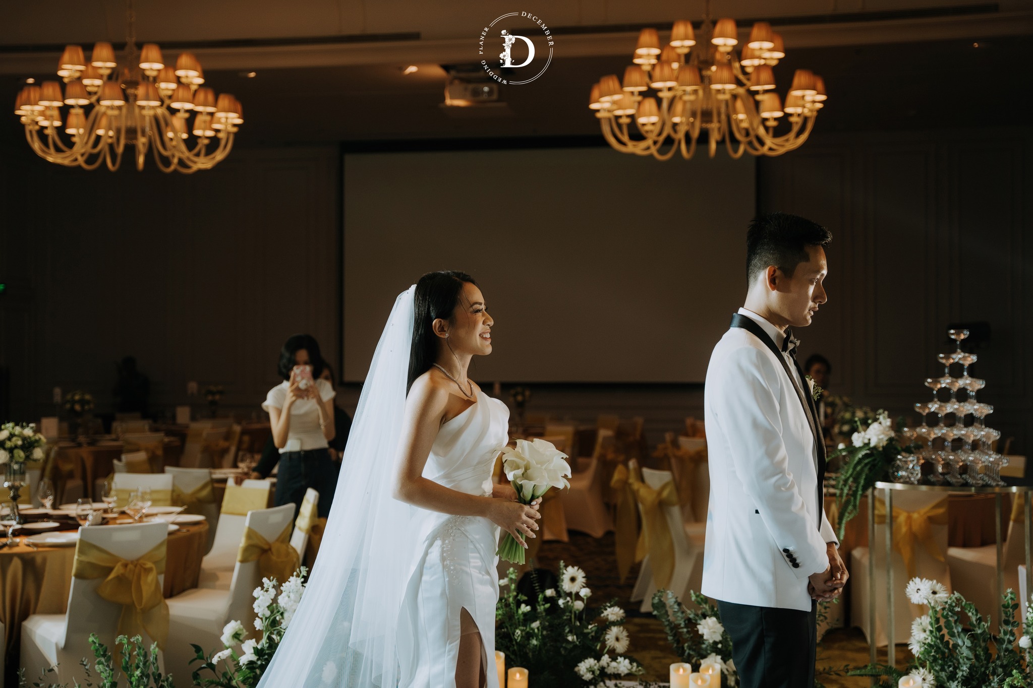 December Wedding Planner