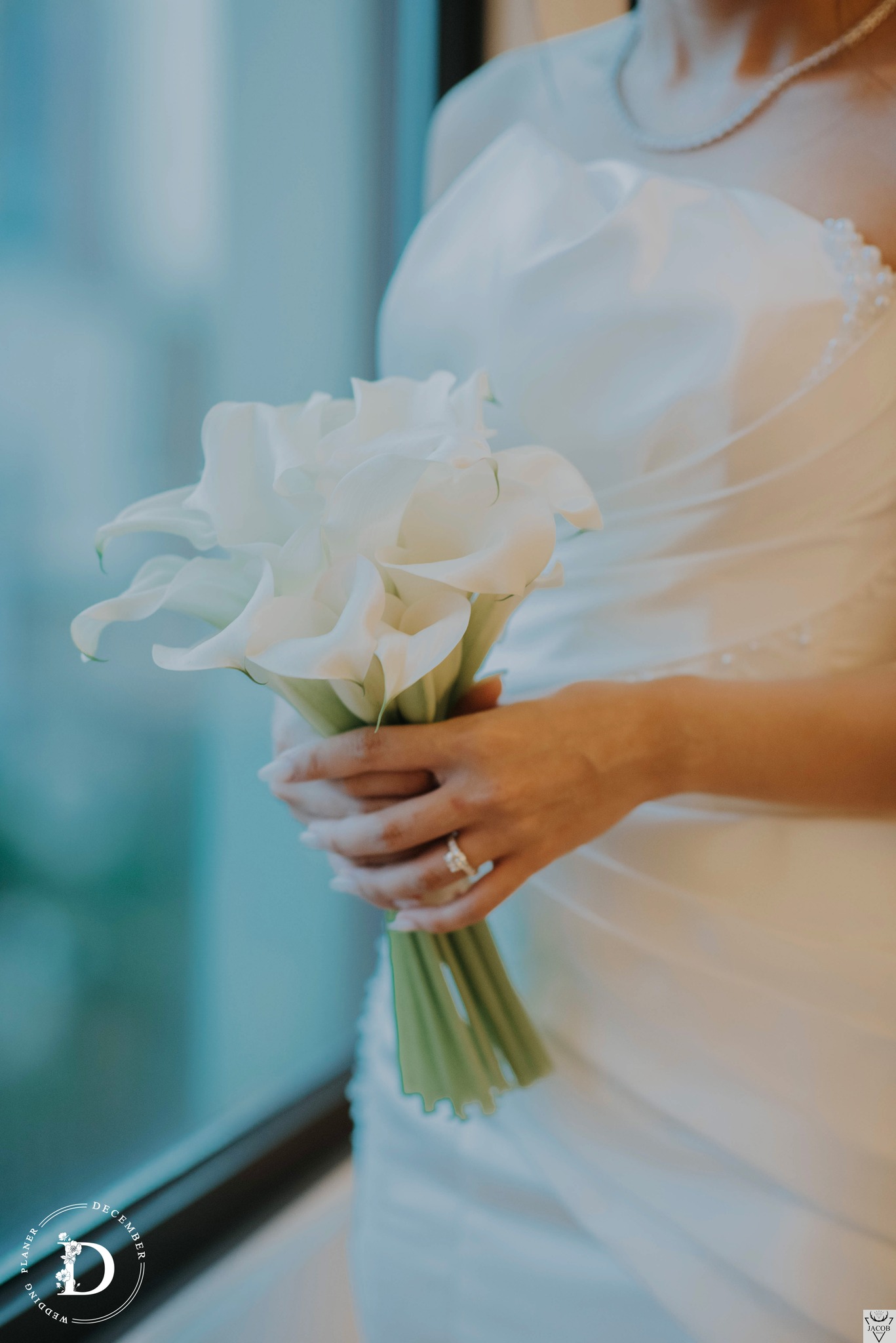 December Wedding Planner