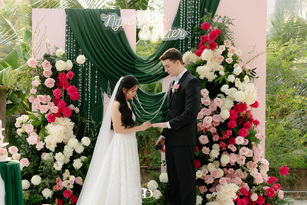 NGỌC TRÂM & PETER